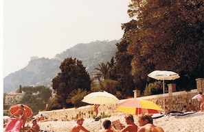 Beach nearby - Detached house, garden, seafront, sea view and Monaco view, 1-4 persons (Roquebrune-Cap-Martin)