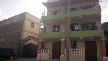 واجهة المنشأة