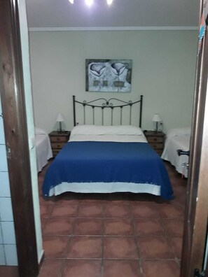 Twin Room | Bed sheets