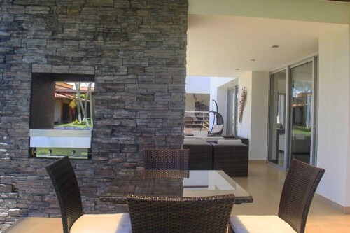 CERRITOS ... NATURE, BEAUTY AND FUN !!