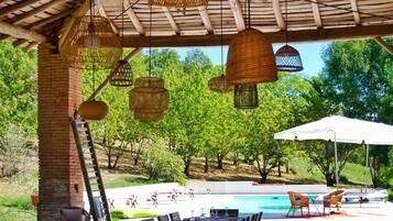 Outdoor pool, pool loungers