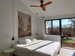 Phòng Superior (Vata) | Bộ đồ giường cao cấp, trang trí khác biệt 