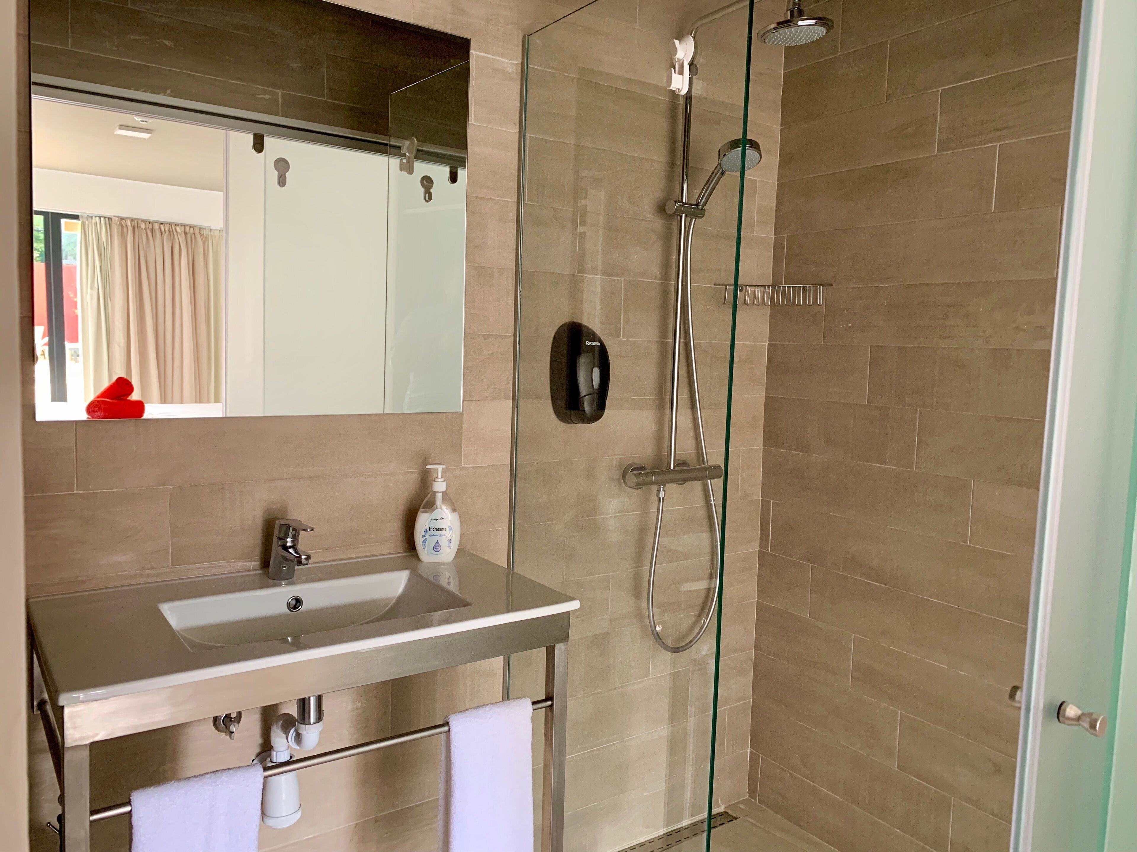 double room, garden view (garden) | bathroom | shower, rainfall showerhead, towels