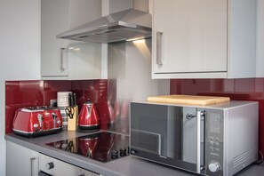 Apartment | Private kitchen | Fridge, microwave, oven, stovetop