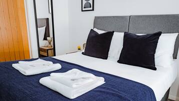 Deluxe Double Room (room 2) | Soundproofing, iron/ironing board, free WiFi, bed sheets
