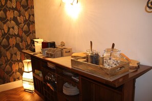 Free daily continental breakfast - La Maison Duffour (Tonneins)