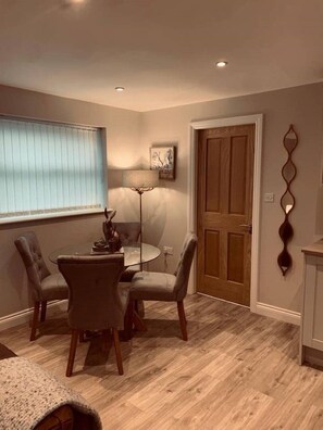 Interior - Homely luxury cottage 2 (Tantobie)