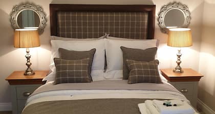 Homely luxury cottage 2