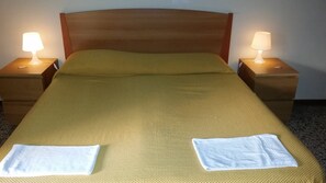 Double Room, Ensuite | Individually decorated, individually furnished, desk, free WiFi - Atrium Rooms (Catania)