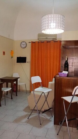 Petit déjeuner en libre-service compris tous les jours