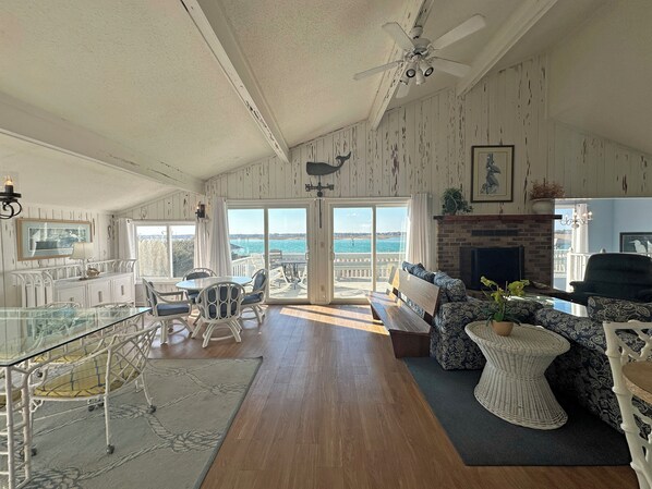 TV - Anderson's Landing - Walk to Beach (Channelfront) in Garden City Beach (Garden City)