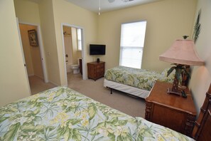 5 bedrooms, internet, bed sheets - A Family Affair - Walk to Beach in Surfside Beach (Surfside Beach)