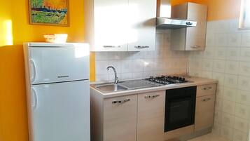 House, 1 Bedroom, Balcony, City View | Interior