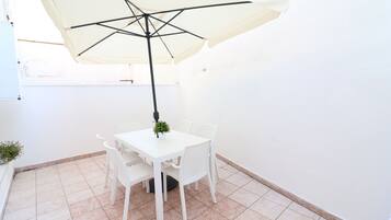 Casa, 2 camere da letto, balcone, vista città | Giardino