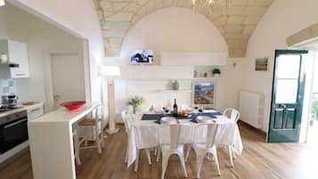 Casa, 2 camere da letto, balcone, vista città | Pasti