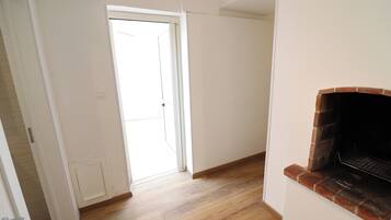 Casa, 2 quartos, sacada, vista para a cidade | Entrada da propriedade
