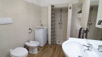 House, 2 Bedrooms, Balcony, City View | Bathroom
