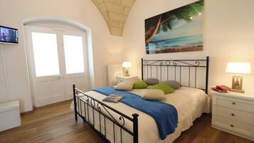 House, 2 Bedrooms, Balcony, City View | 3 bedrooms