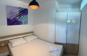 Iron/ironing board, free WiFi, bed sheets - Sunset Apartments (Novalja)