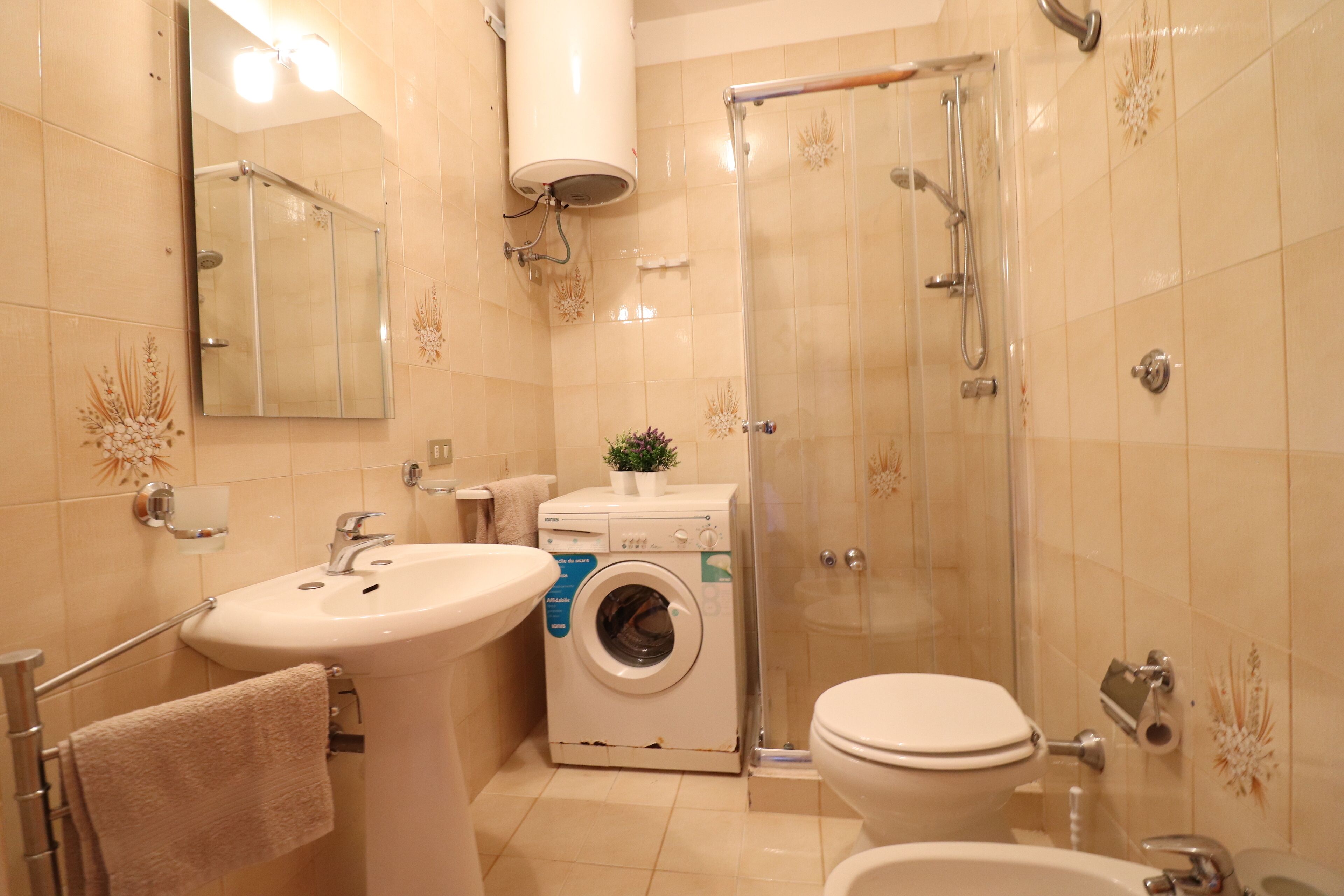 Apartment, 2 Bedrooms, Balcony, City View | Bathroom amenities | Hair dryer
