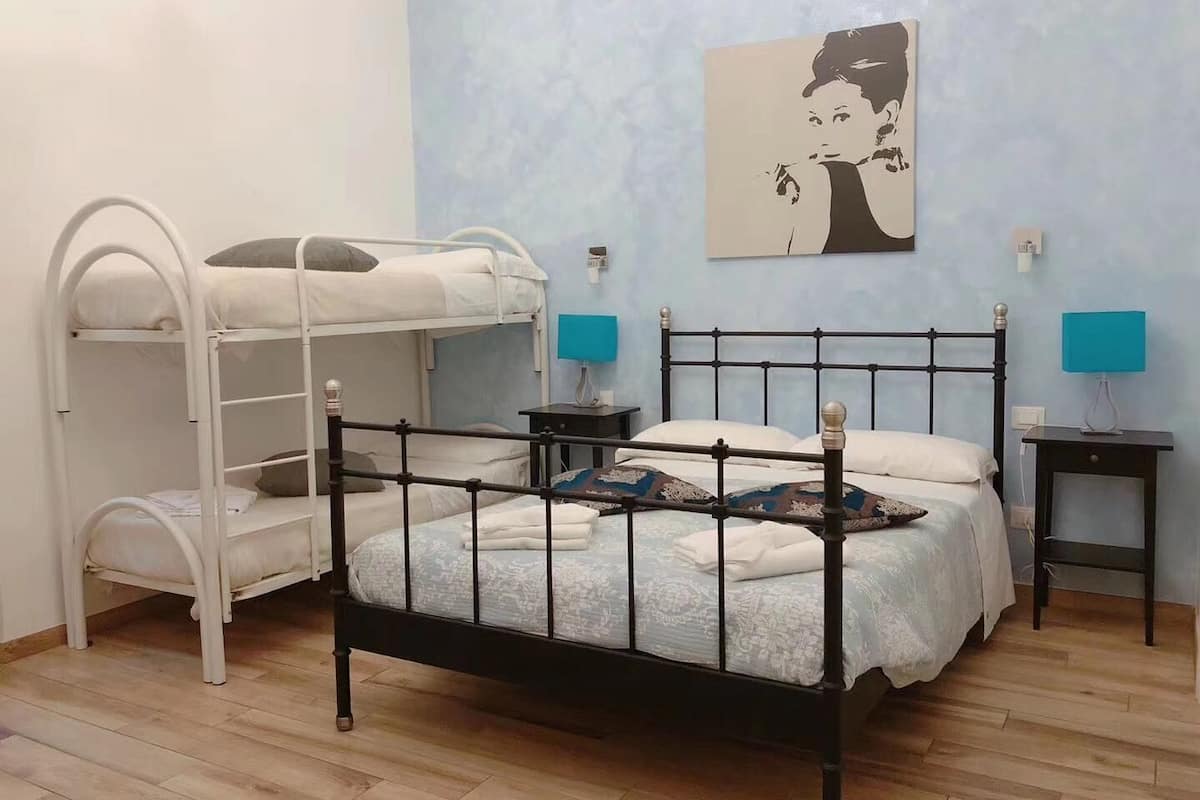 Family Room | Free WiFi