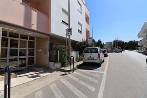 House, 2 Bedrooms, Balcony, City View | Property grounds