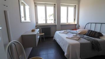 House, 2 Bedrooms, Balcony, City View | 3 bedrooms