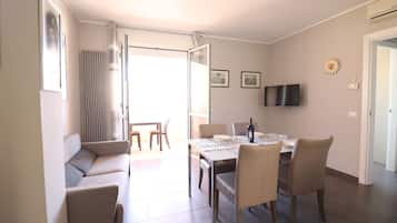 Casa, 2 camere da letto, balcone, vista città | Sala da pranzo