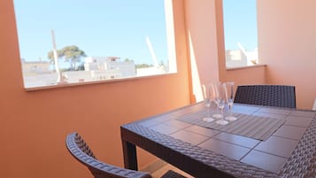 Casa, 2 camere da letto, balcone, vista città | Sala da pranzo