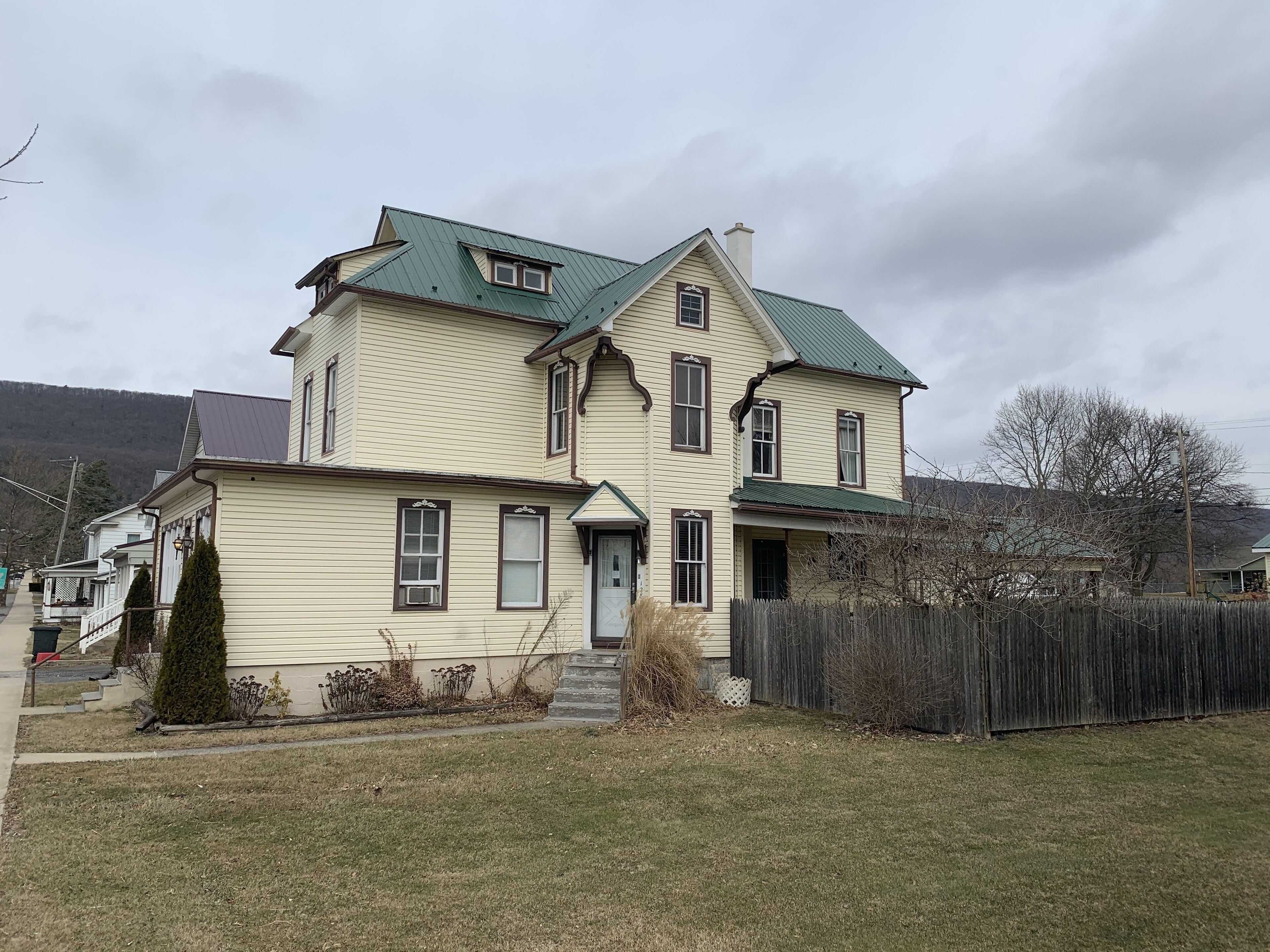 Charming historic home near PSU and fly fishing destinations