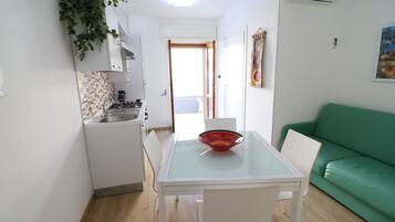 House, 1 Bedroom, Balcony, City View | Interior