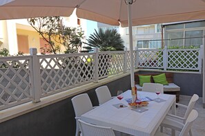 House, 1 Bedroom, Balcony, City View | Property grounds