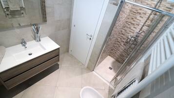 House, 2 Bedrooms, Balcony, City View | Bathroom