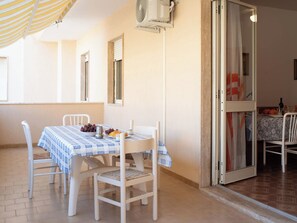 House, 2 Bedrooms, Balcony, City View | Balcony