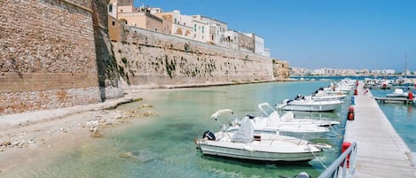 House, 2 Bedrooms, Balcony, City View | Marina