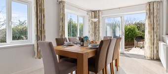 Sêr Môr - Peaceful Cottage with Log Burner