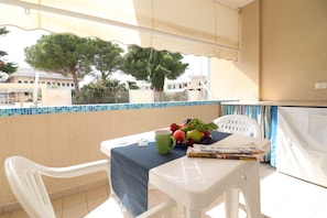 Outdoor dining - Casa Vacanze Marzia Comfort & Relax Just Steps From Otrantos Historic Centre (Otranto)
