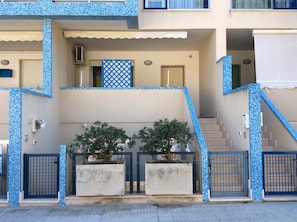 House, 1 Bedroom, Balcony, City View | Exterior