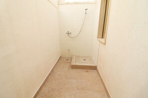 Apartamento, 2 quartos, sacada, vista para a cidade | Parte interna