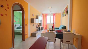 House, 1 Bedroom, Balcony, City View | Living room | TV