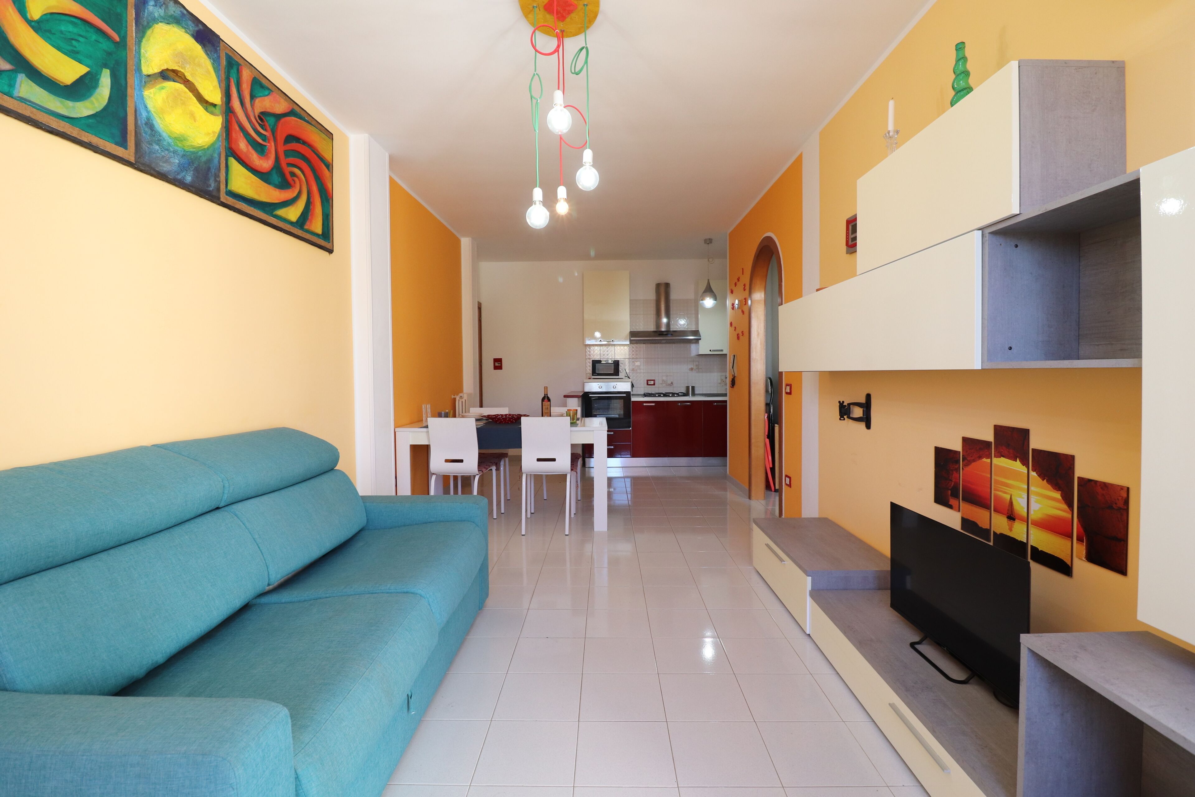 Casa, 1 camera da letto, balcone, vista città | Soggiorno | TV