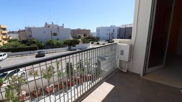 House, 1 Bedroom, Balcony, City View | Balcony