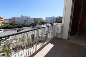 House, 1 Bedroom, Balcony, City View | Balcony