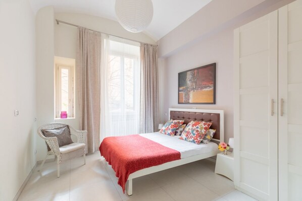 3 bedrooms, iron/ironing board, WiFi, bed sheets - Termini Charming Apartment (Roma)