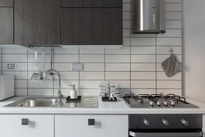 Oven, stovetop, ice maker