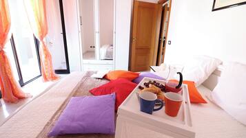 House, 2 Bedrooms, Balcony, City View | 3 bedrooms