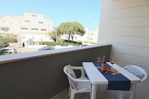 House, 2 Bedrooms, Balcony, City View | Balcony