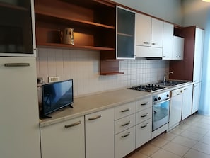 Ferienhaus, 2 Schlafzimmer, Balkon, Stadtblick | Esszimmer