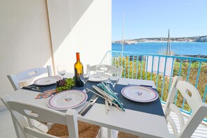 Departamento, 1 habitación, balcón, vista a la ciudad | Restaurantes