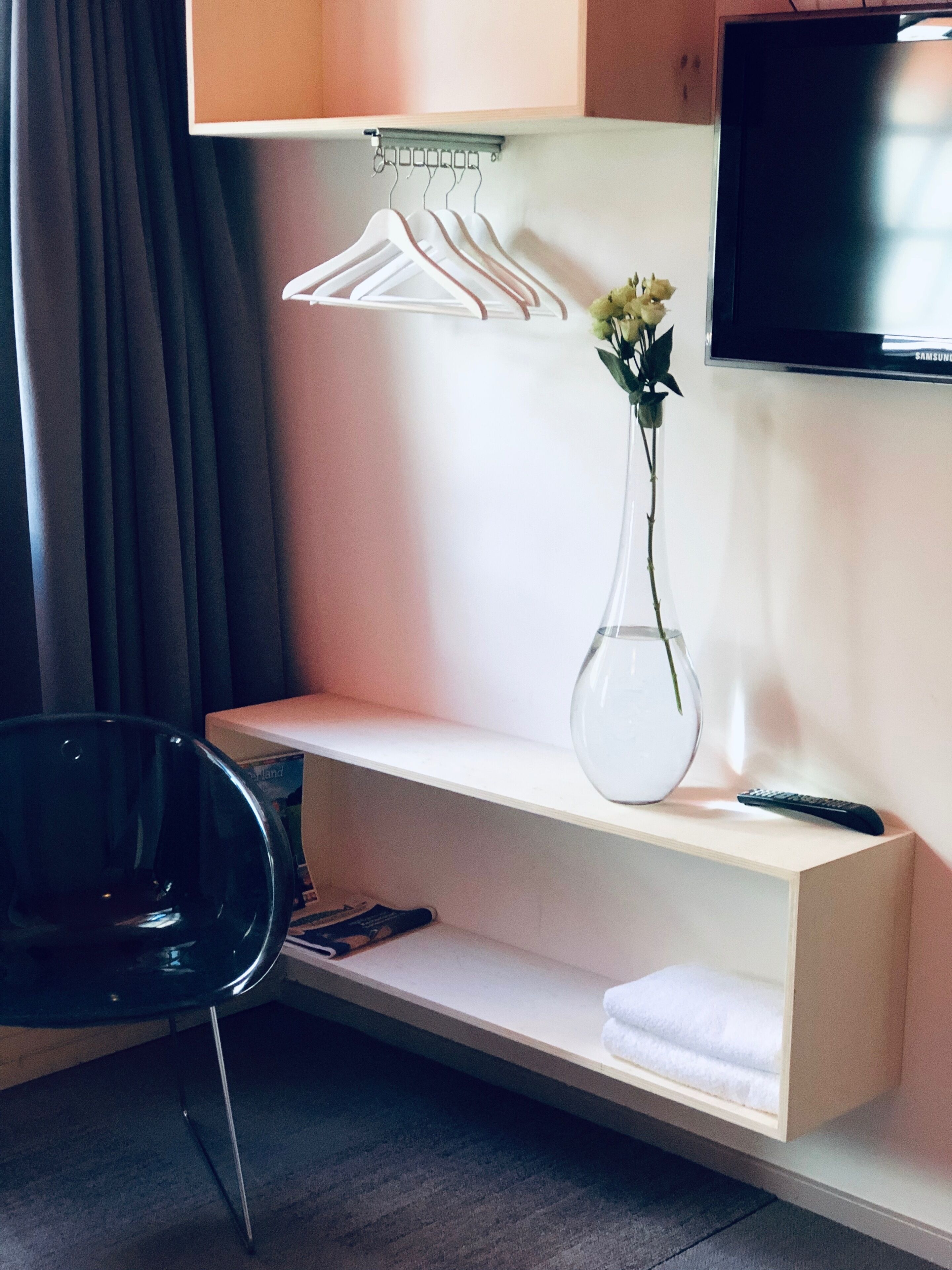 Luxe tweepersoonskamer (De Lusthof) | Televisie